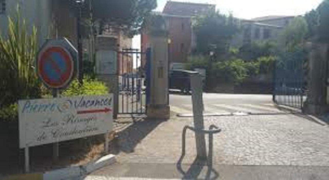 Ferienwohnung Coudouliere Vue Mer Et Port Six-Fours-les-Plages Exterior foto